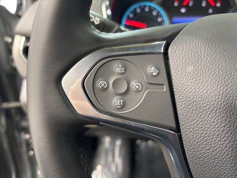 Used 2023 Chevrolet Traverse LT w/ Rear Camera Mirror Package image 13