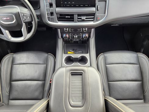 Used 2024 GMC Yukon XL SLT image 16