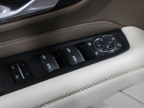 Used 2023 GMC Yukon XL Denali RWD image 7