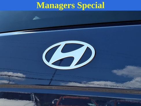 Used 2025 Hyundai Santa Fe SEL FWD image 28