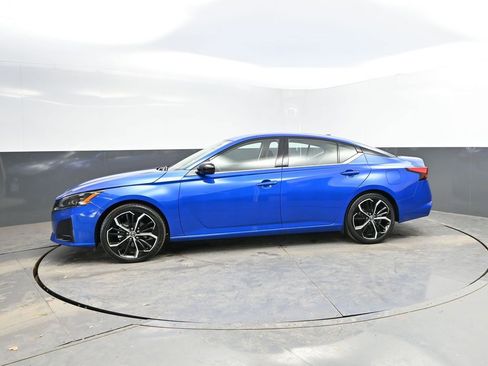 Used 2025 Nissan Altima 2.5 SR image 6