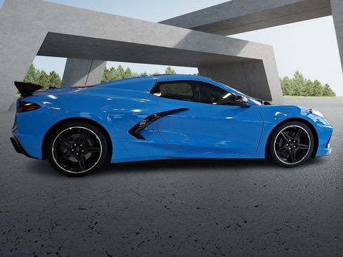 Used 2024 Chevrolet Corvette Stingray Premium Conv w/ Z51 Performance Package RWD image 7
