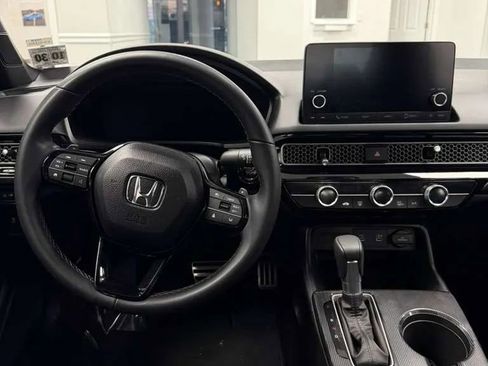 Used 2025 Honda Civic Sport image 11