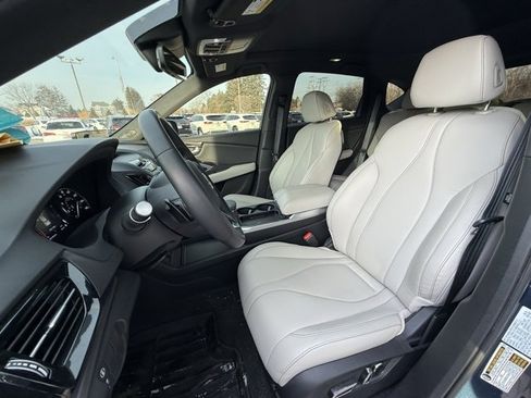 Used 2025 Acura RDX SH-AWD image 5