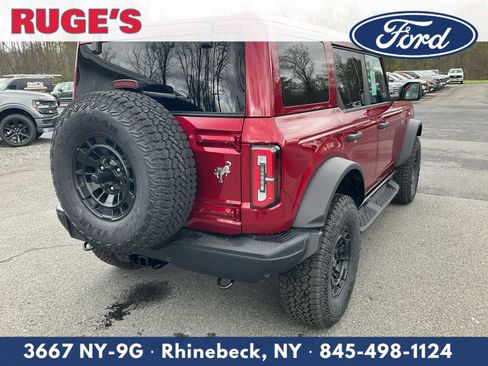 New 2026 Ford Bronco Badlands w/ Sasquatch Package image 3