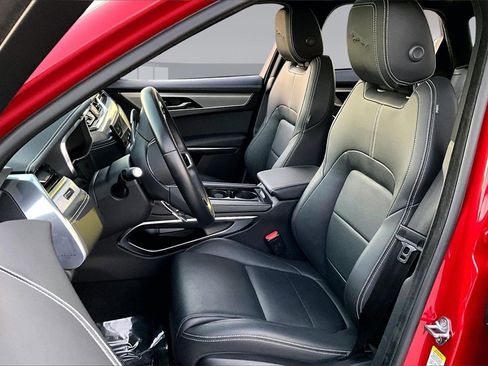 Used 2024 Jaguar F-PACE R-Dynamic S image 19