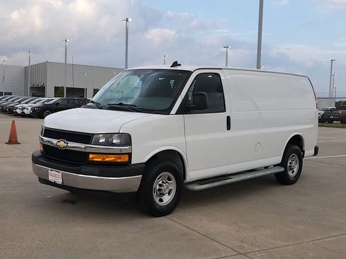 Used 2024 Chevrolet Express 2500 w/ Driver Convenience Package image 3