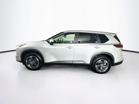 Used 2025 Nissan Rogue SV FWD image 4