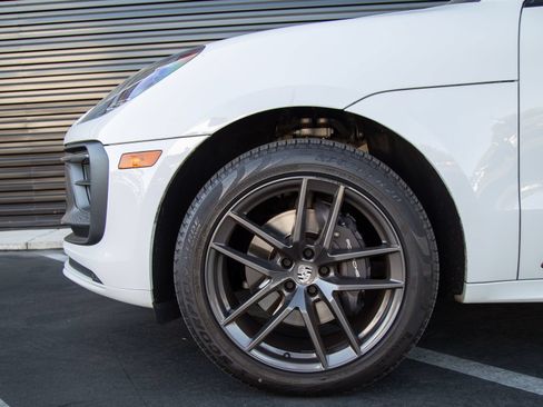 Certified 2023 Porsche Macan Turbo AWD/4WD image 7