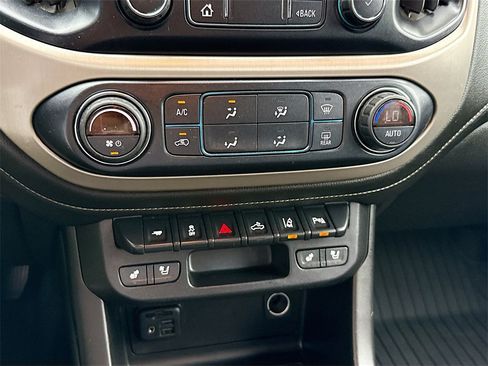 Used 2020 GMC Canyon Denali image 17