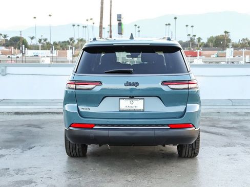 New 2026 Jeep Grand Cherokee L Limited w/ Limited Altitude Package AWD/4WD image 8