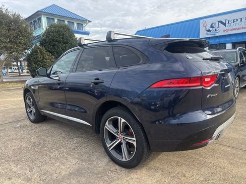 Used 2017 Jaguar F-PACE S image 7