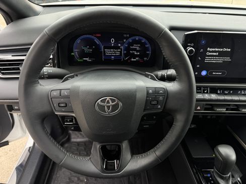 Used 2025 Toyota Camry XSE image 16