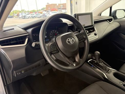 Used 2024 Toyota Corolla LE FWD image 2