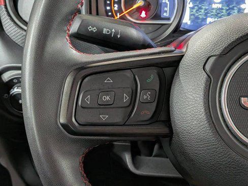 Certified 2025 Jeep Wrangler Unlimited Rubicon AWD/4WD image 24