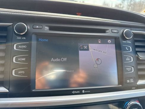 Used 2015 Toyota Highlander XLE image 16