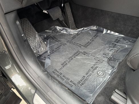 Used 2025 Genesis GV80 2.5T Standard image 18