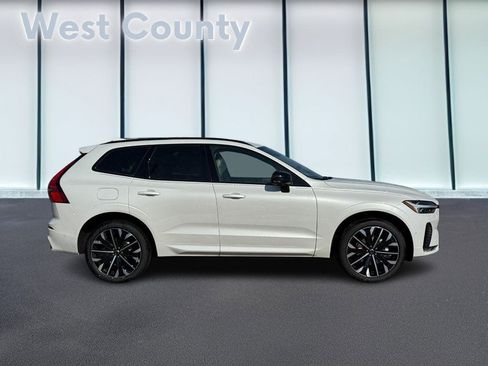 New 2026 Volvo XC60 B5 Ultra w/ Climate Package image 2