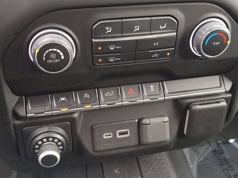 Used 2022 Chevrolet Silverado 1500 Custom w/ Rally Edition image 16