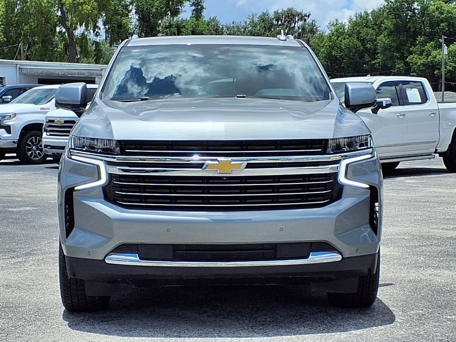 Used 2023 Chevrolet Tahoe LT w/ Luxury Package RWD image 2
