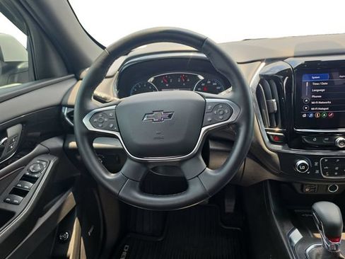 Used 2023 Chevrolet Traverse RS AWD/4WD image 14