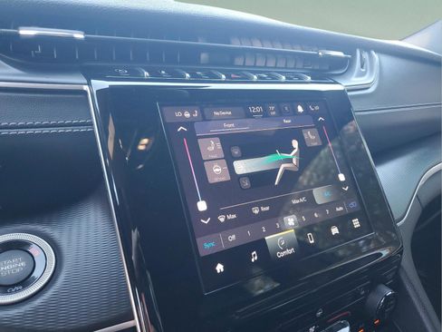 Certified 2023 Jeep Grand Cherokee L Laredo image 20