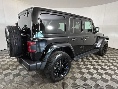 Used 2023 Jeep Wrangler Unlimited Sahara w/ Cold Weather Group AWD/4WD image 3