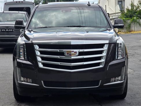 Used 2016 Cadillac Escalade Premium AWD/4WD image 9
