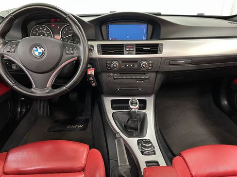 Used 2009 BMW 335i Convertible image 2