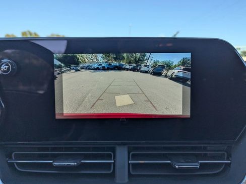 Used 2025 Chevrolet Trax LT w/ LT Convenience Package image 20