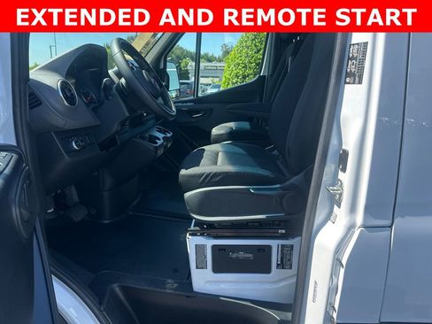 Used 2025 Mercedes-Benz Sprinter 3500 image 9