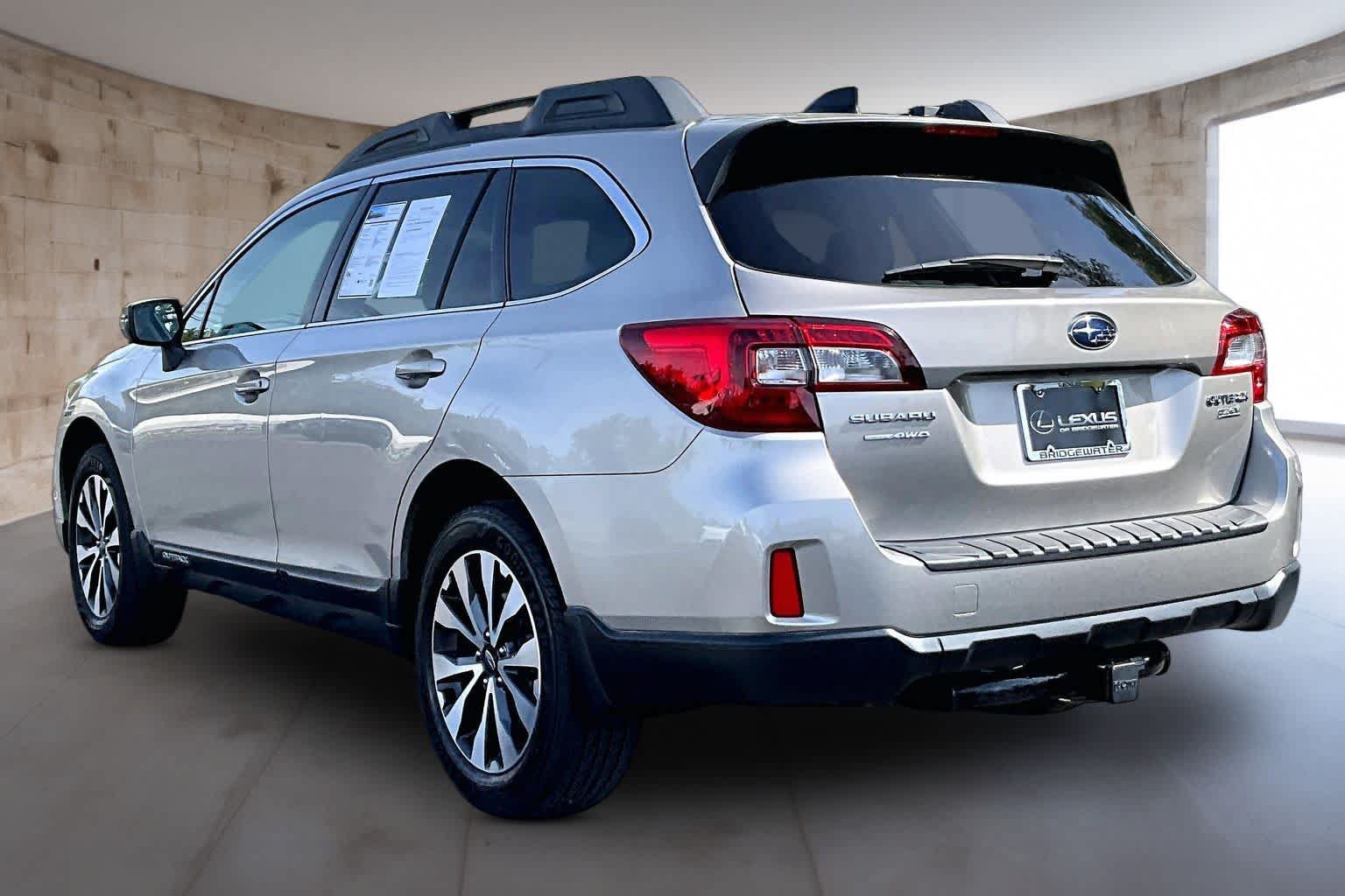 Used 2016 Subaru Outback 2.5i Limited AWD/4WD image 4