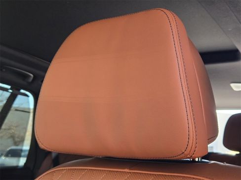 New 2026 BMW X5 M60i image 17