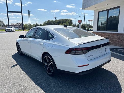 Used 2024 Honda Accord Sport image 6