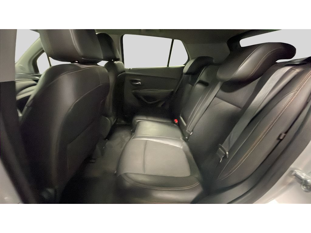 Used 2020 Chevrolet Trax LT w/ LT Convenience Package AWD/4WD image 15