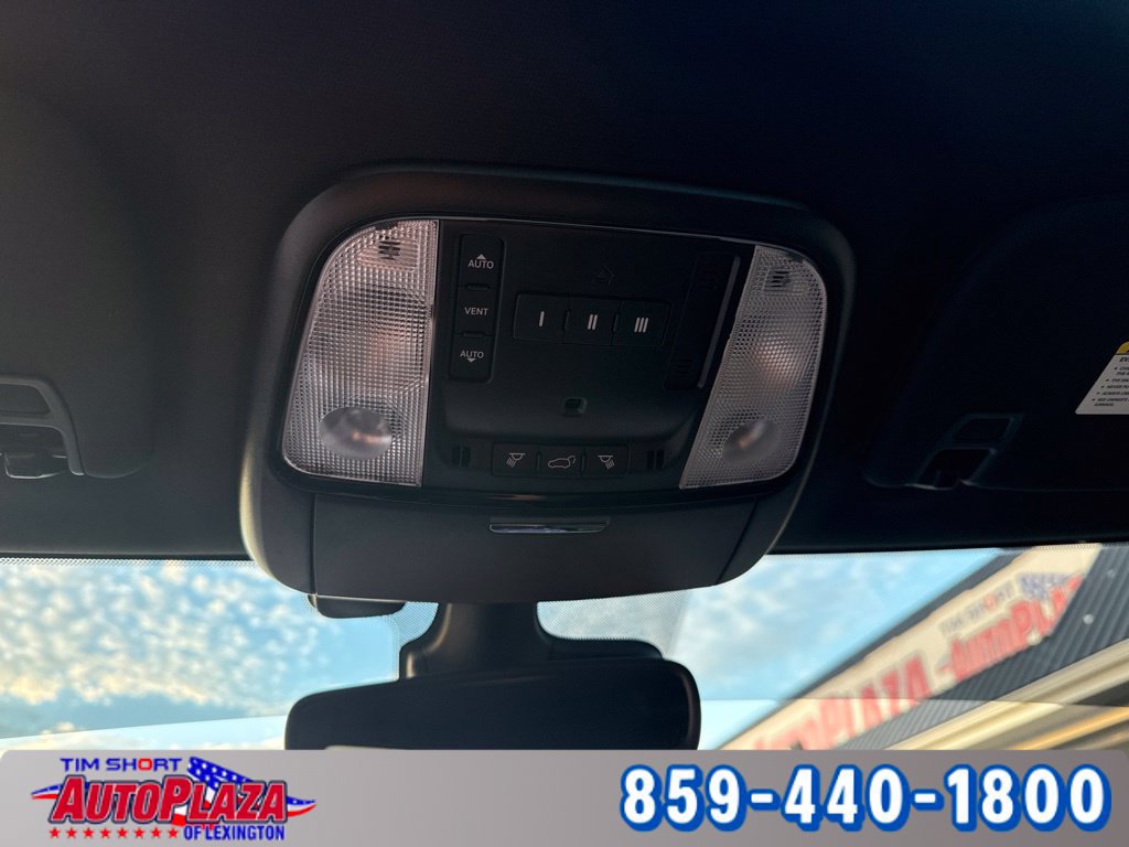 Used 2023 Dodge Durango R/T w/ Tow 'N Go Package AWD/4WD image 20