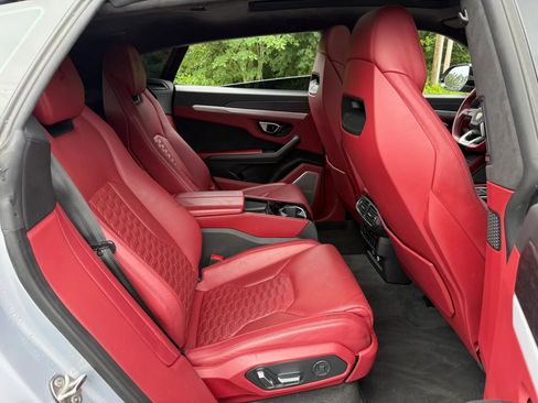 Used 2019 Lamborghini Urus AWD/4WD image 43