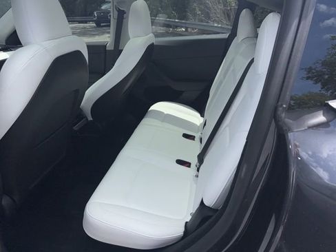 Used 2024 Tesla Model Y Long Range RWD image 7