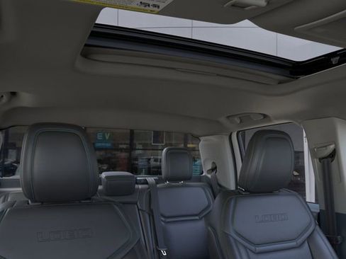 New 2026 Ford Maverick Lobo image 12