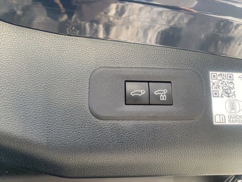 Used 2025 Toyota Crown Signia XLE image 28