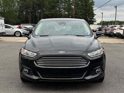 Used 2013 Ford Fusion SE FWD image 3