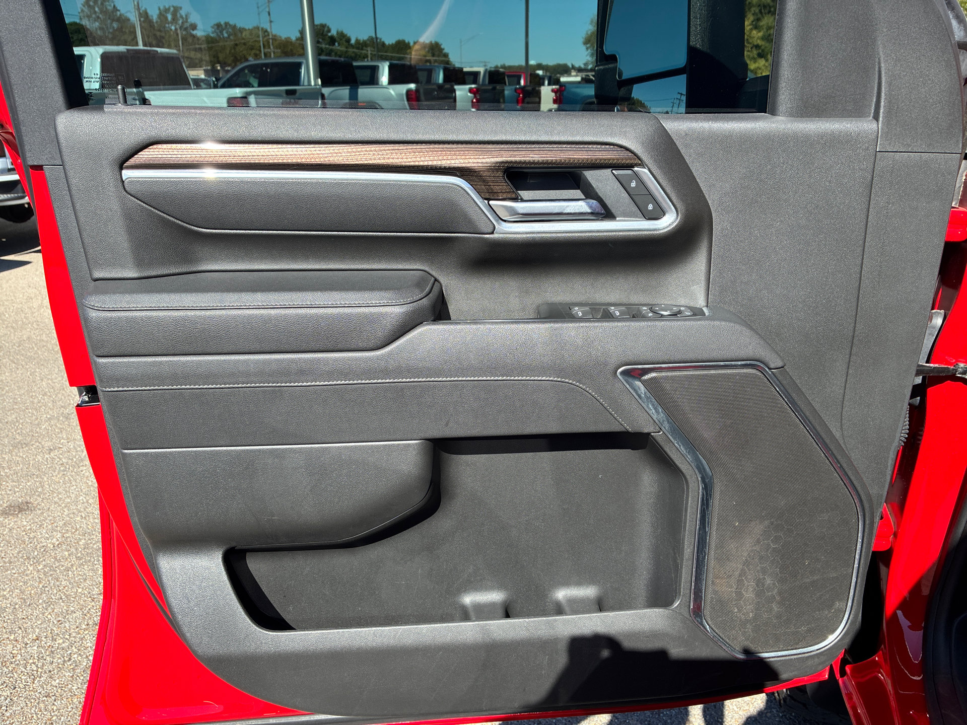 Used 2025 Chevrolet Silverado 3500 LT w/ Trail Boss Package AWD/4WD image 13