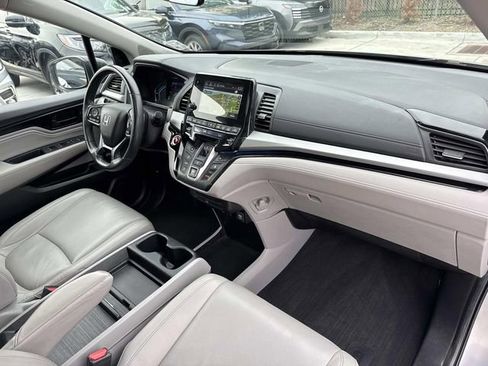 Certified 2022 Honda Odyssey Touring image 12