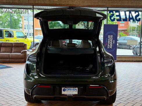 Used 2024 Porsche Macan Turbo Electric AWD/4WD image 20