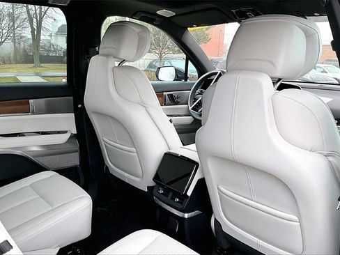 Used 2026 Cadillac Vistiq Luxury image 29