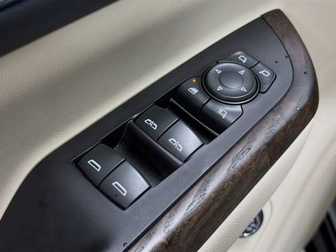 Certified 2023 GMC Acadia Denali w/ Denali Ultimate Package image 17