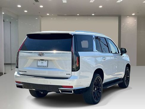 Used 2021 Cadillac Escalade Premium Luxury w/ LPO, Illumination Package AWD/4WD image 4