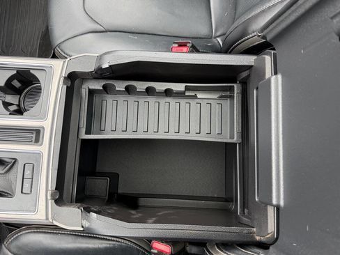 Used 2017 Ford F150 Platinum w/ Equipment Group 701A Luxury AWD/4WD image 29