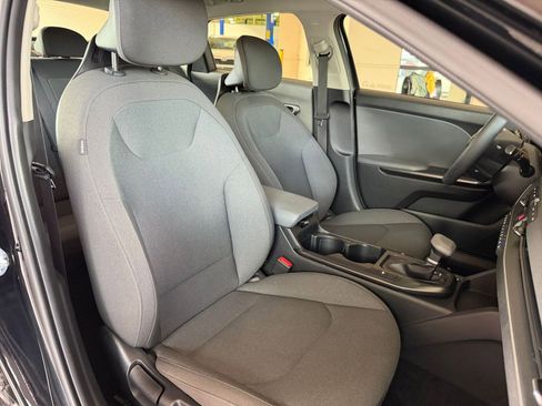 Used 2025 Kia K4 LXS FWD image 32