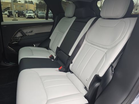 New 2026 Land Rover Range Rover Sport Dynamic SE image 14